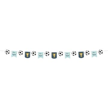 Papieren voetbal vlaggenlijn van 6 meter, afwisselend voetballen en vlaggetjes met 'Have a Kicking Birthday' opdruk, perfect voor een sportief feestj